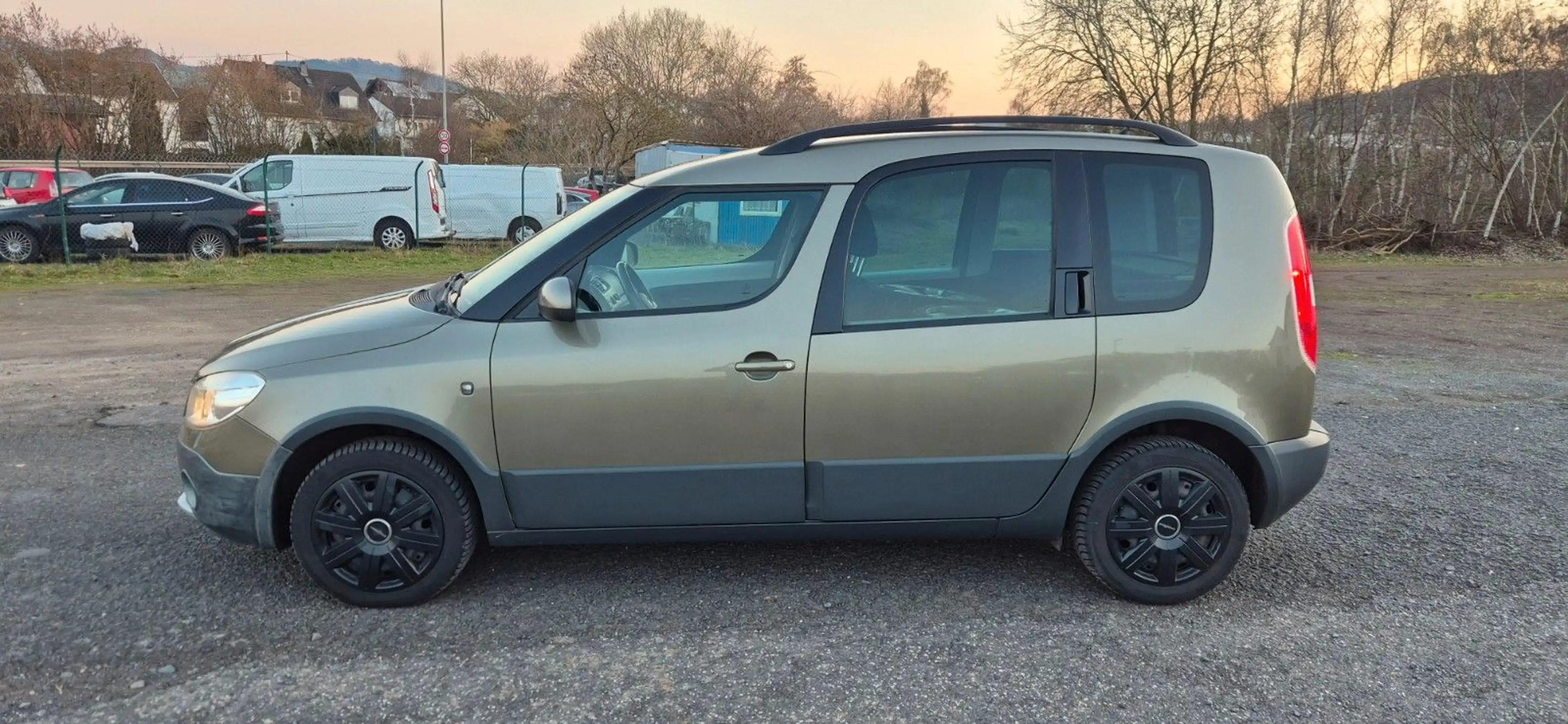 Skoda Roomster 1.6l TDI 66kW Scout Plus Edition — photo 3