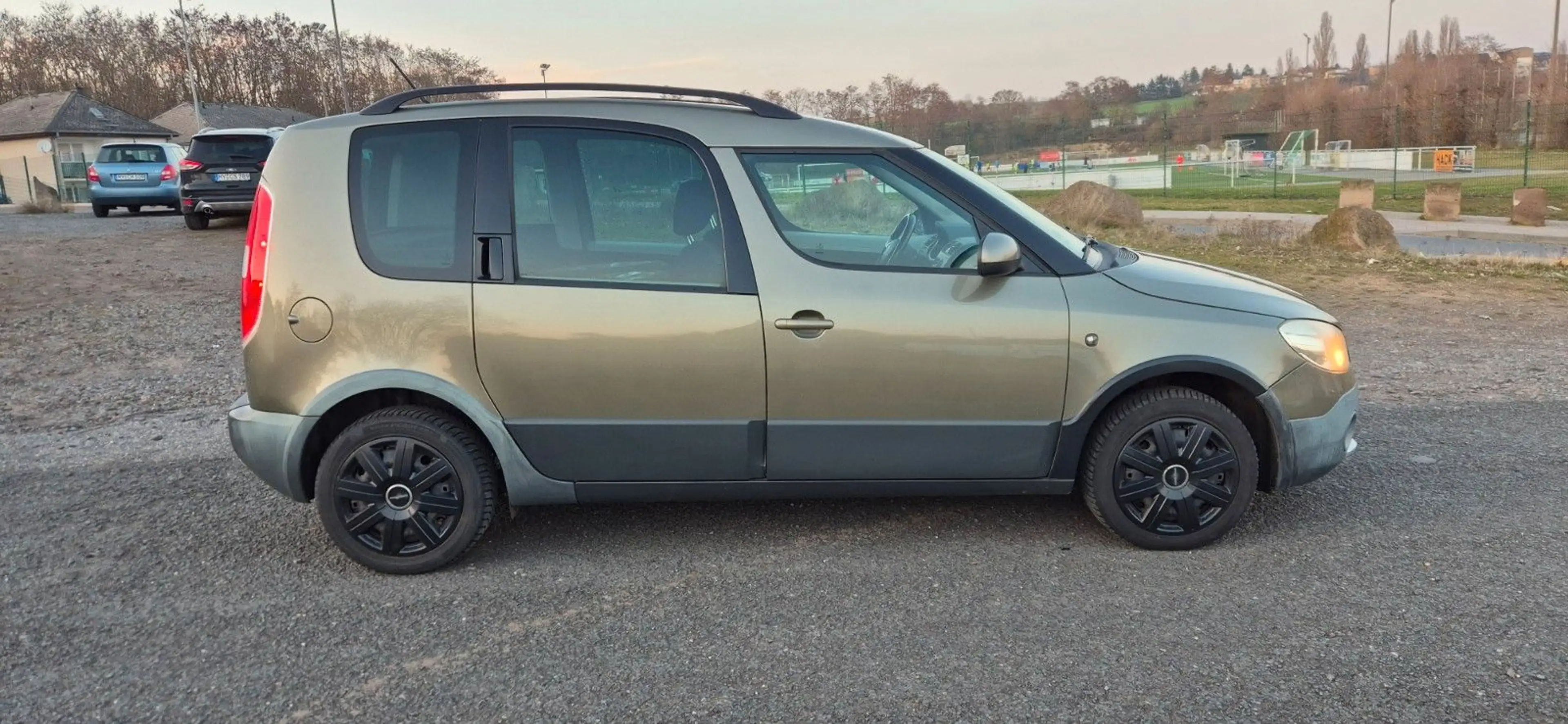 Skoda Roomster 1.6l TDI 66kW Scout Plus Edition — photo 9