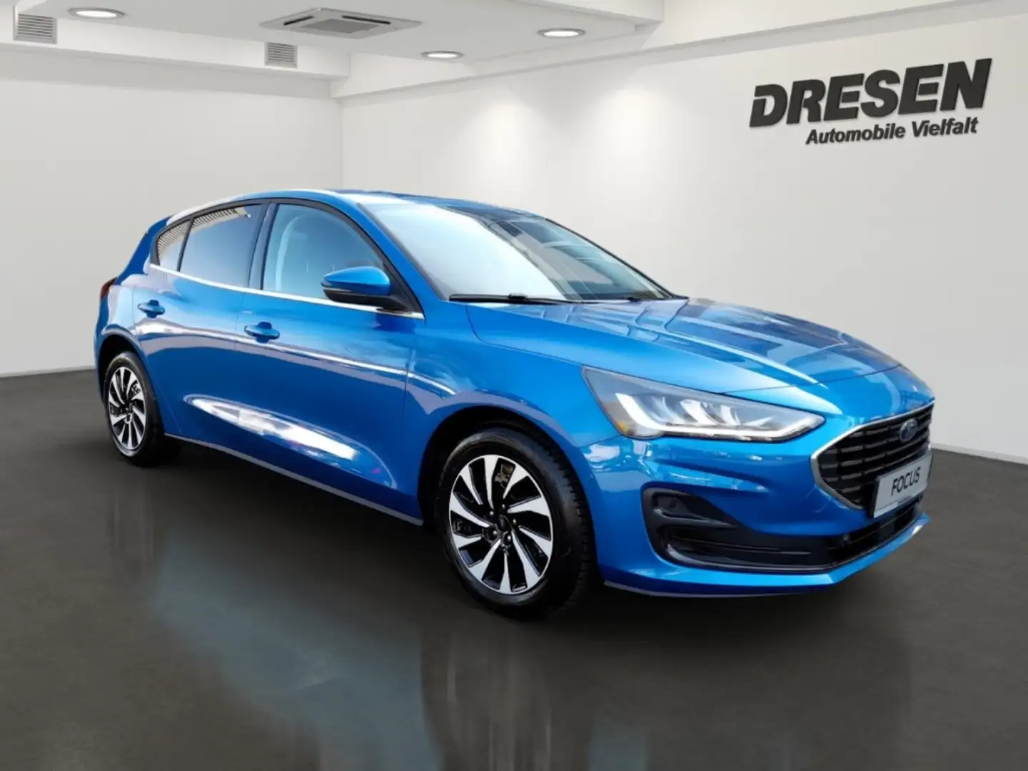 Ford Focus Titanium Edition Lim. 1,0l EcoB. Navi Soundsystem Modrá - 2