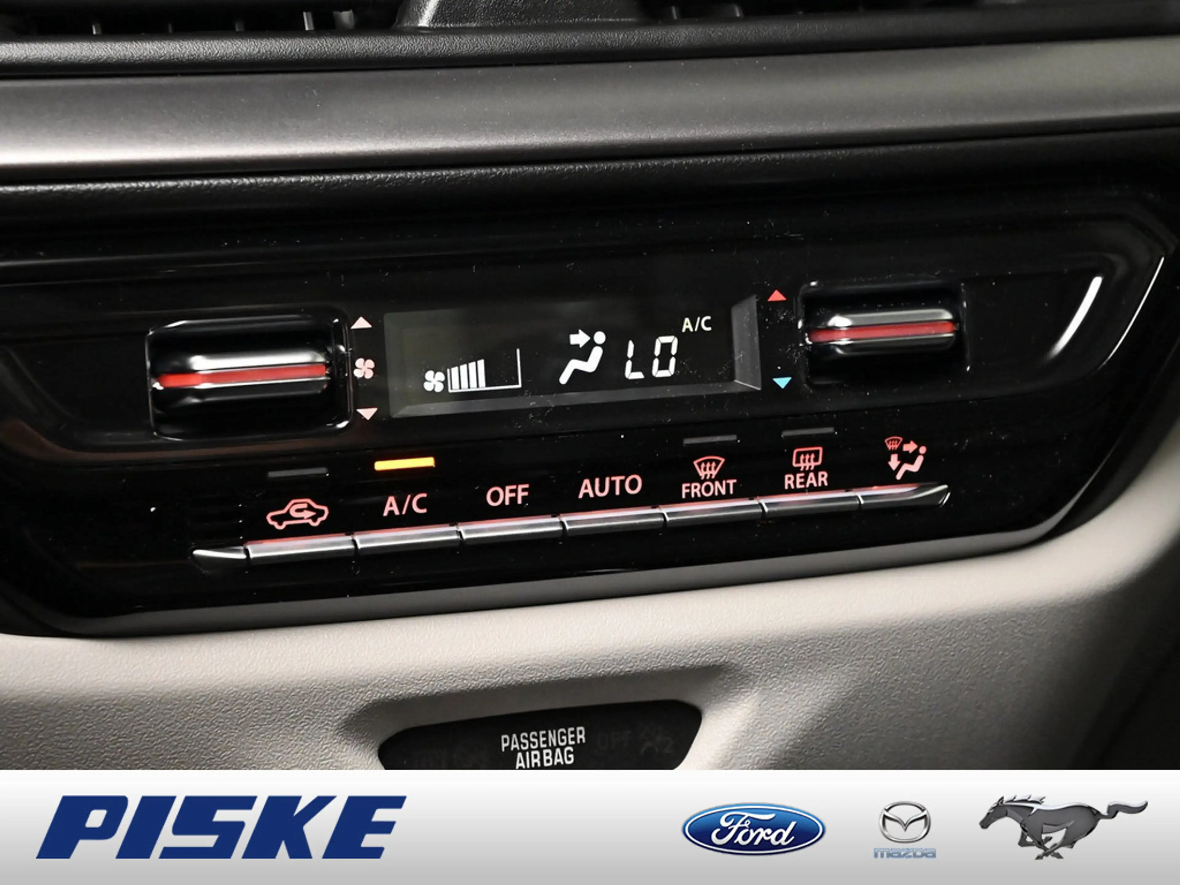 Suzuki Swift Comfort+ PDC SHZ KAMERA NAVI ACC LED — photo 11