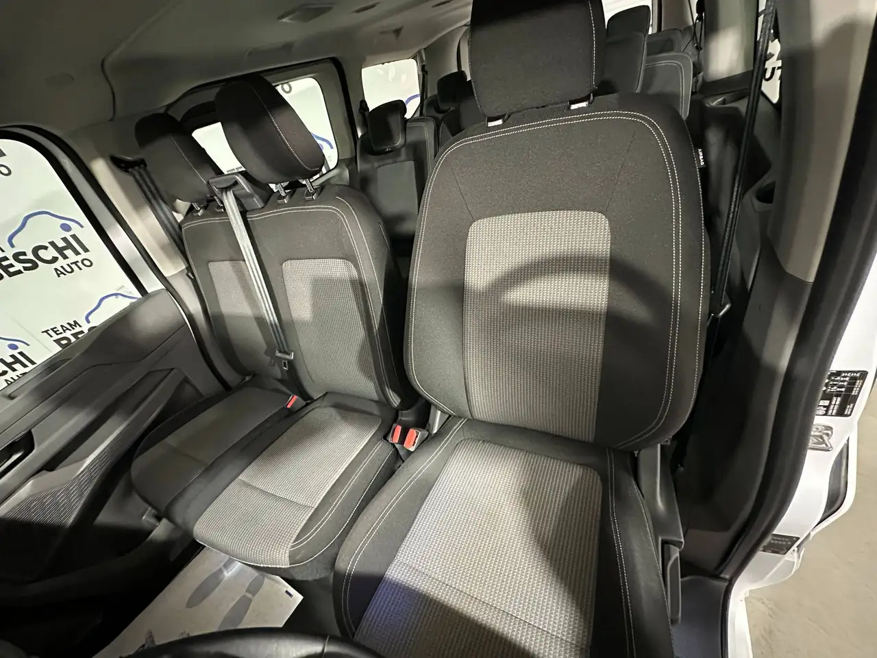 Volkswagen T7 Caravelle 2.0 TDI 150CV LIFE 9P DSG, миниатюра 19