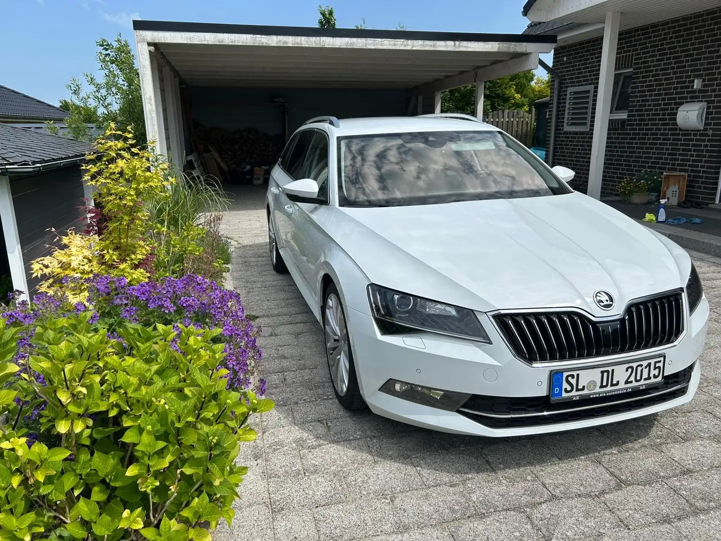 Skoda Superb Superb III Combi Diesel Combi 2.0 TDI DSG Style Weiß - 2