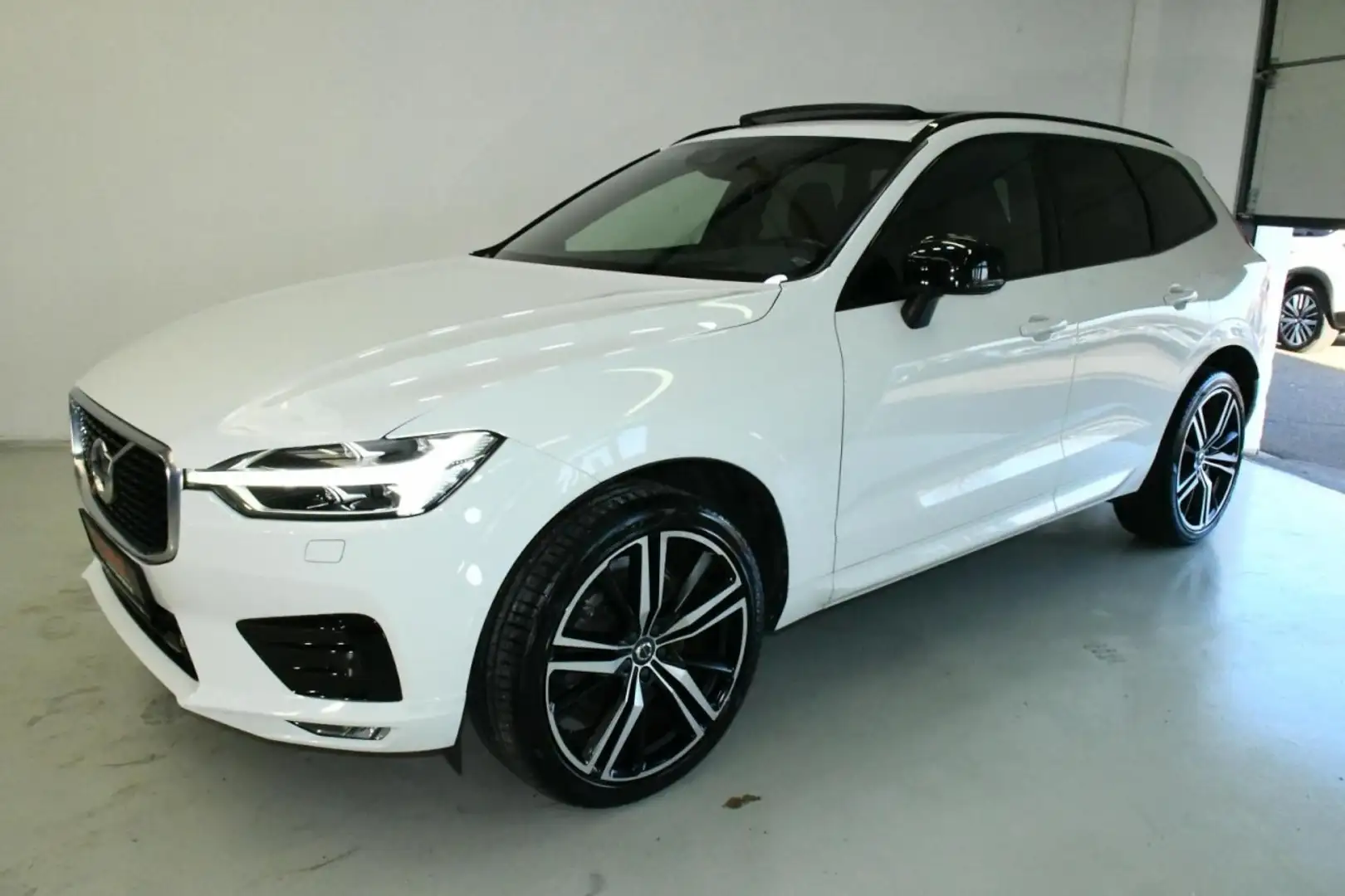 Volvo XC60 R Design AWD B4 ACC*HuD*PANO*H&K*ST.HZ*BLIS Klima Blanc - 2