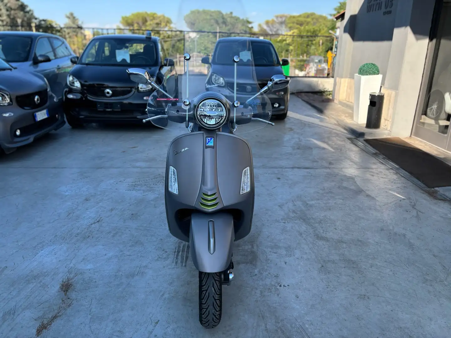 Piaggio GTS 300 T~Unipro~Tagliandi Piaggio~Prezzo~Reale Grijs - 2