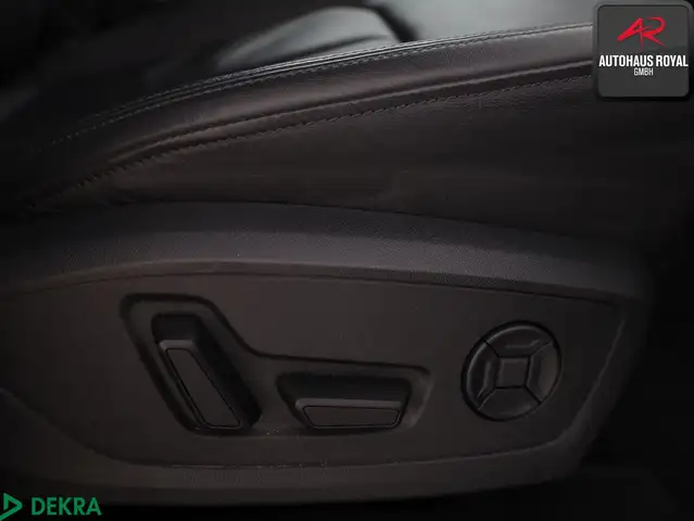 Audi Q3 view 12