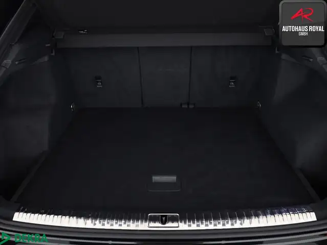Audi Q3 view 14