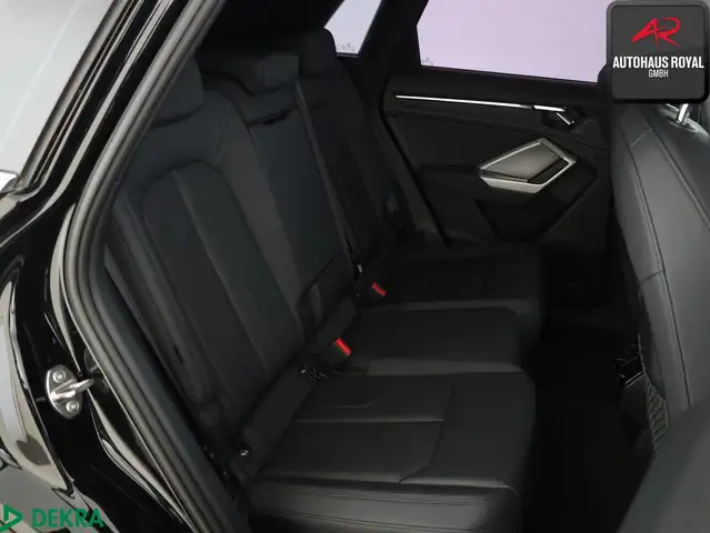 Audi Q3 view 13