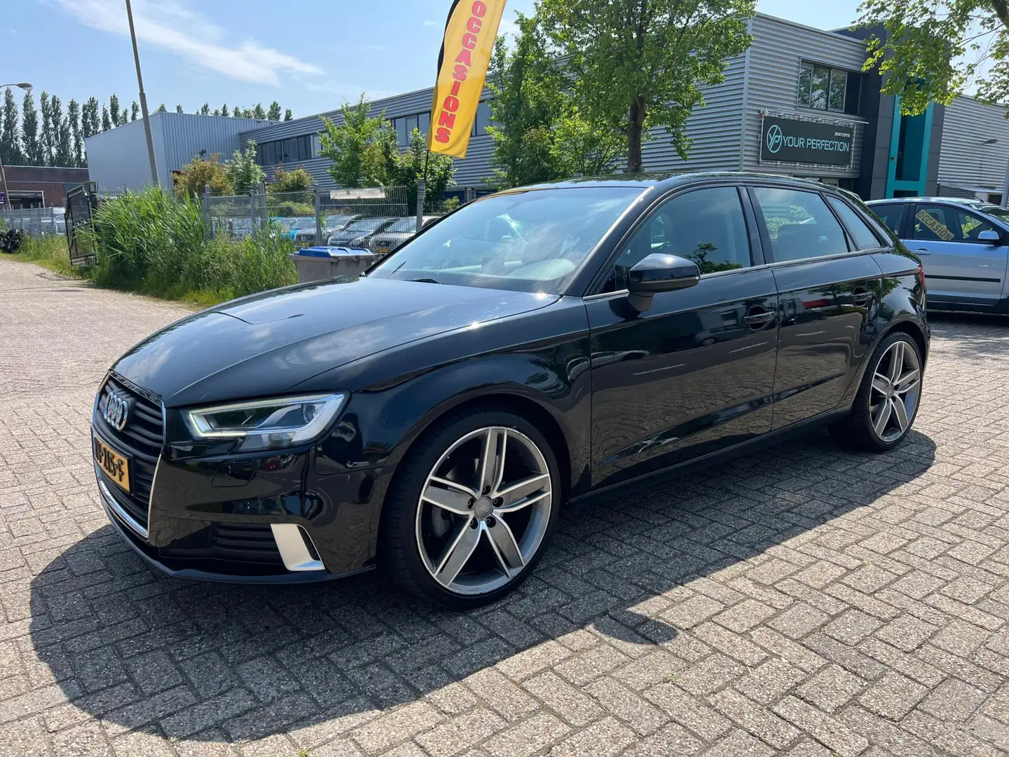 Audi A3 Sportback 1.0 TFSI Sport Lease Edition - Keurig ! Zwart - 2