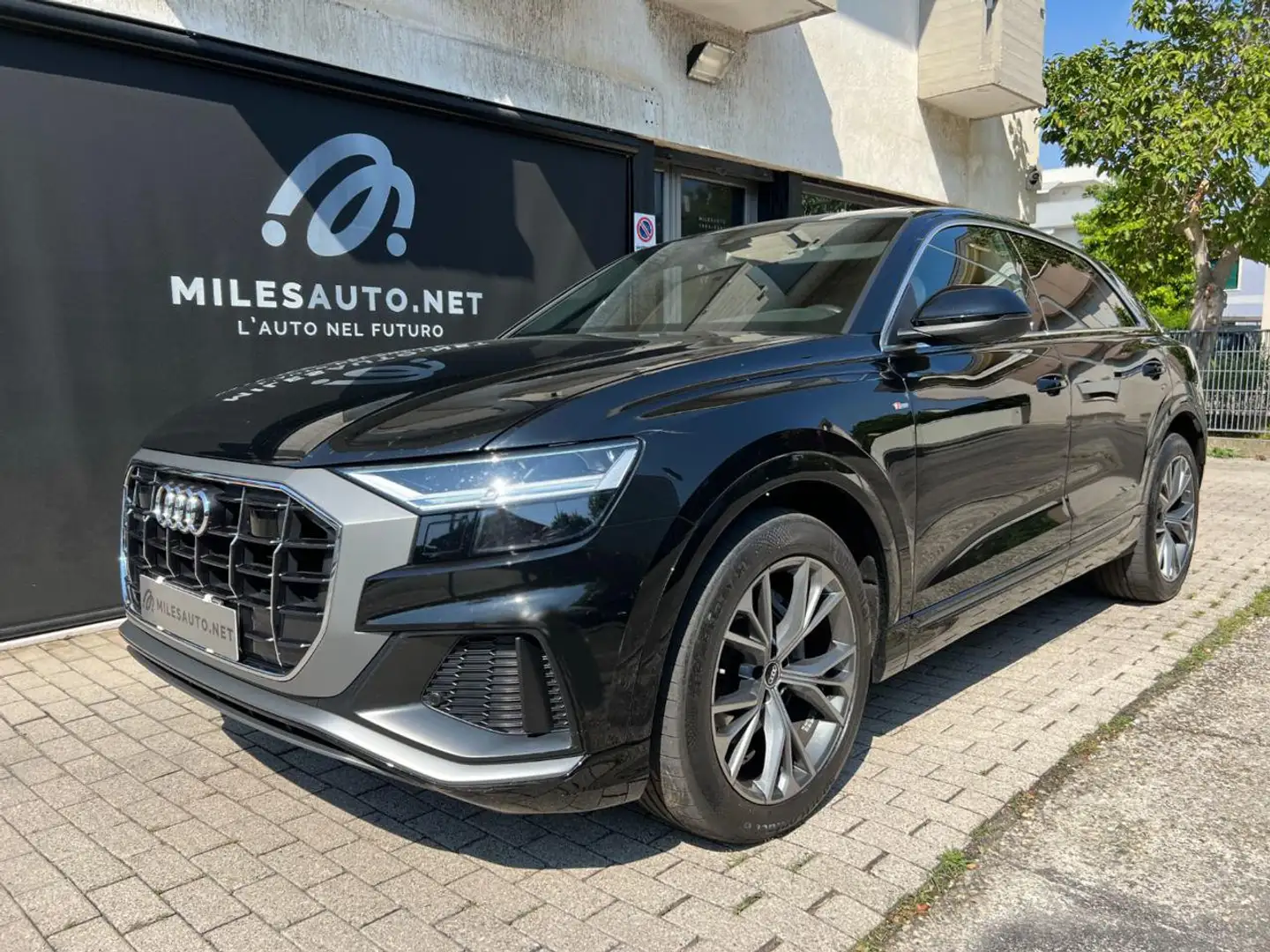 Audi Q8 50 TDI 286 CV 3x S LINE PANORAMA CERCHI 21" Schwarz - 1