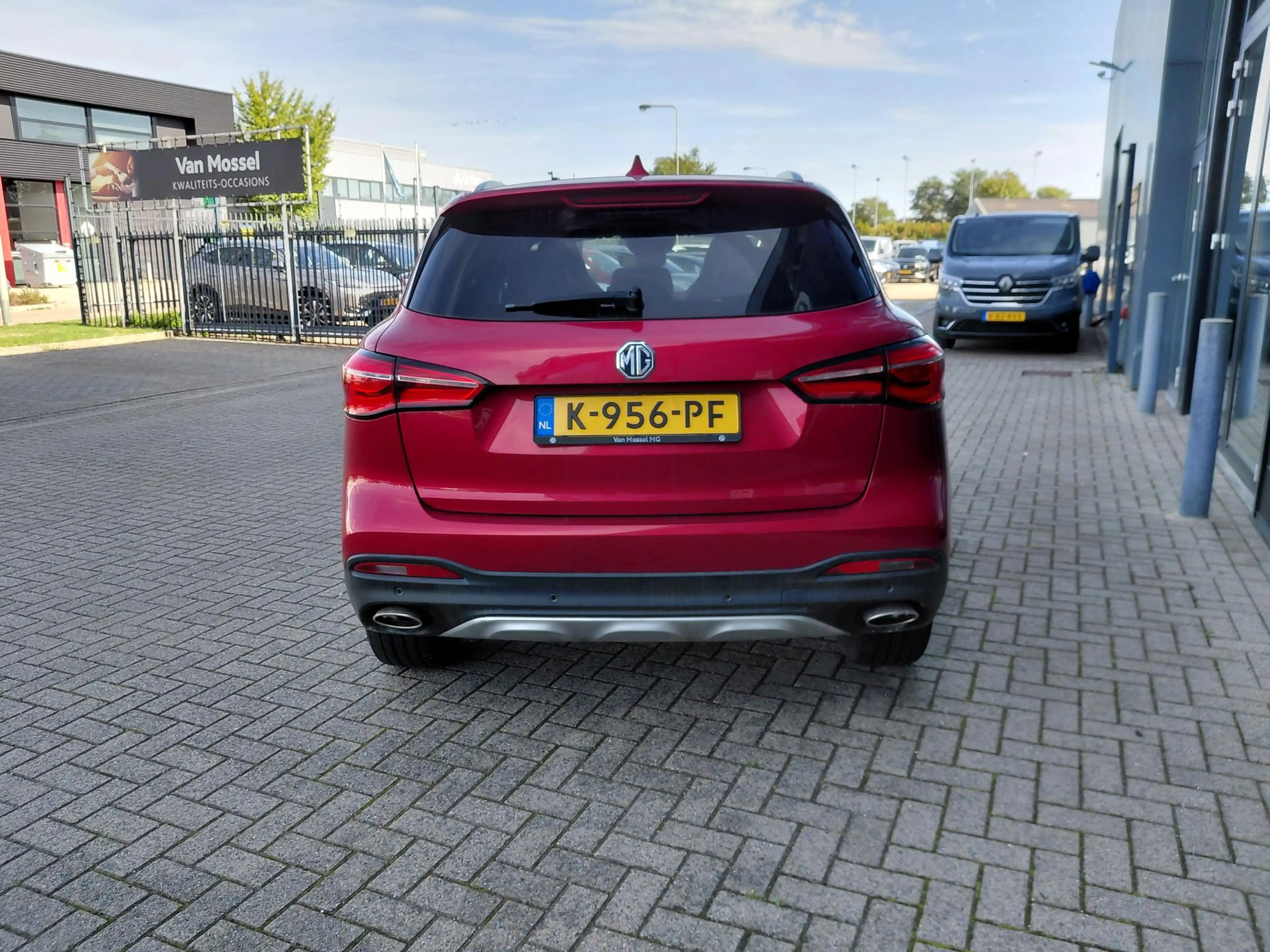MG EHS 1.5 TGDI Luxury — photo 4