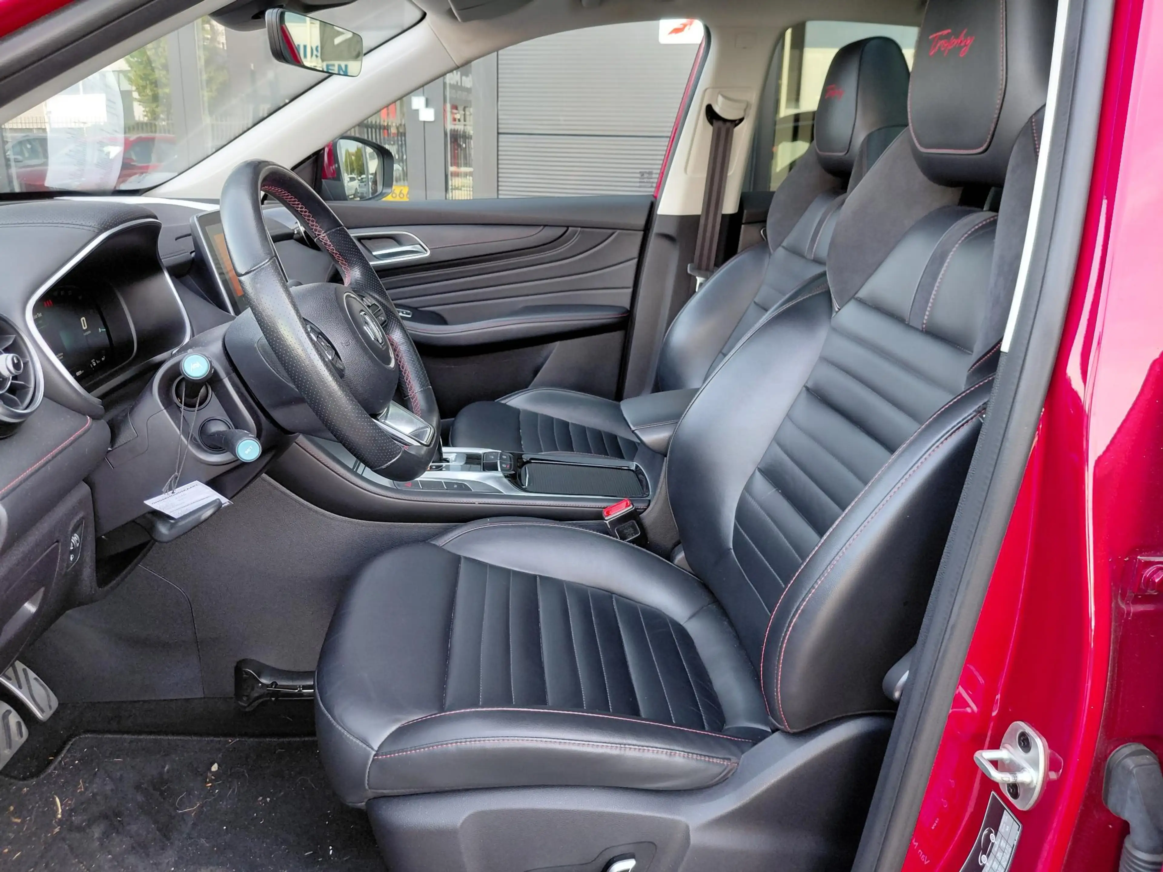 MG EHS 1.5 TGDI Luxury — photo 12