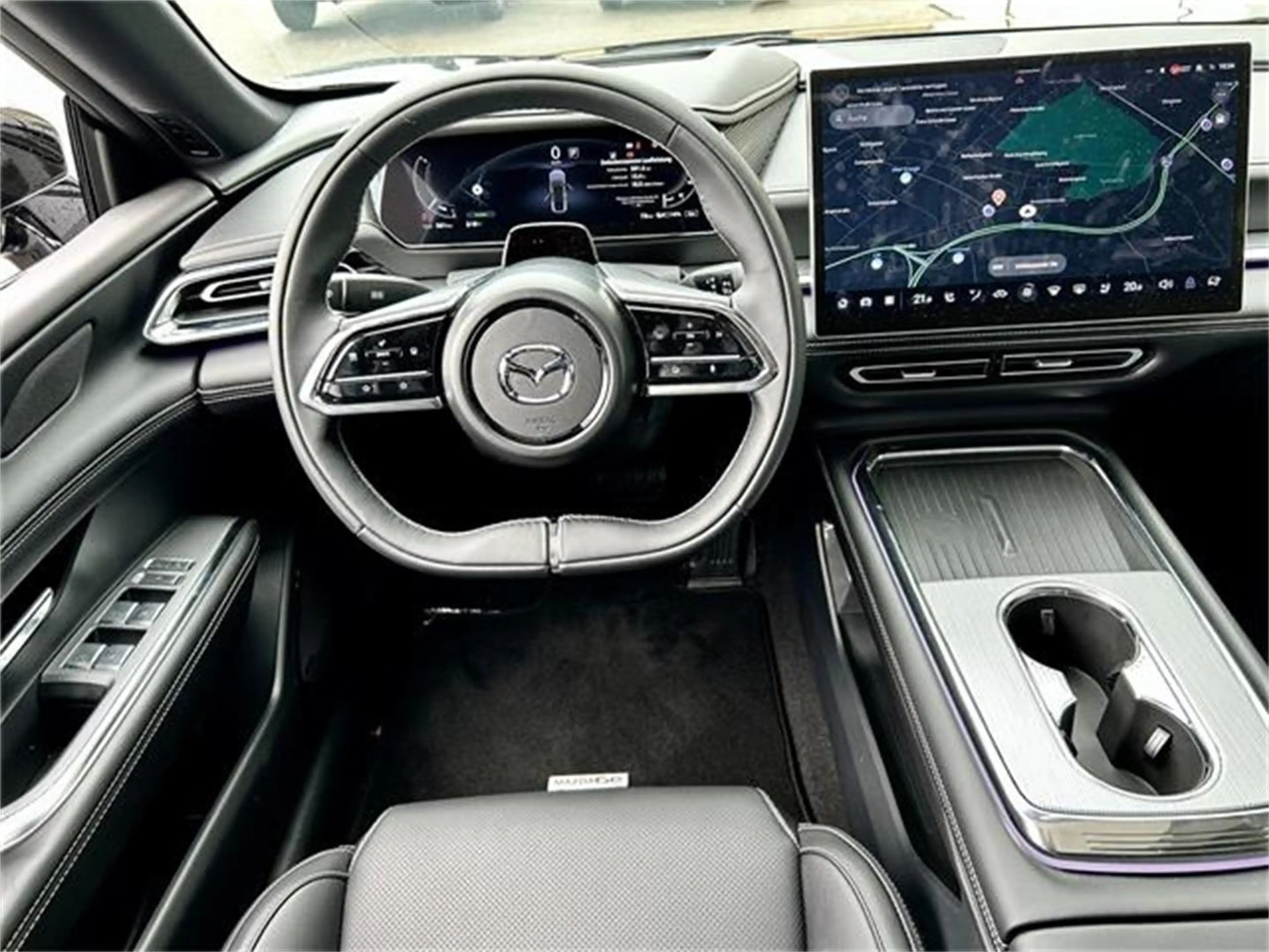 Mazda 6e 68,8kWh SR Takumi mit schwarzem Innenraum / Sch — photo 6