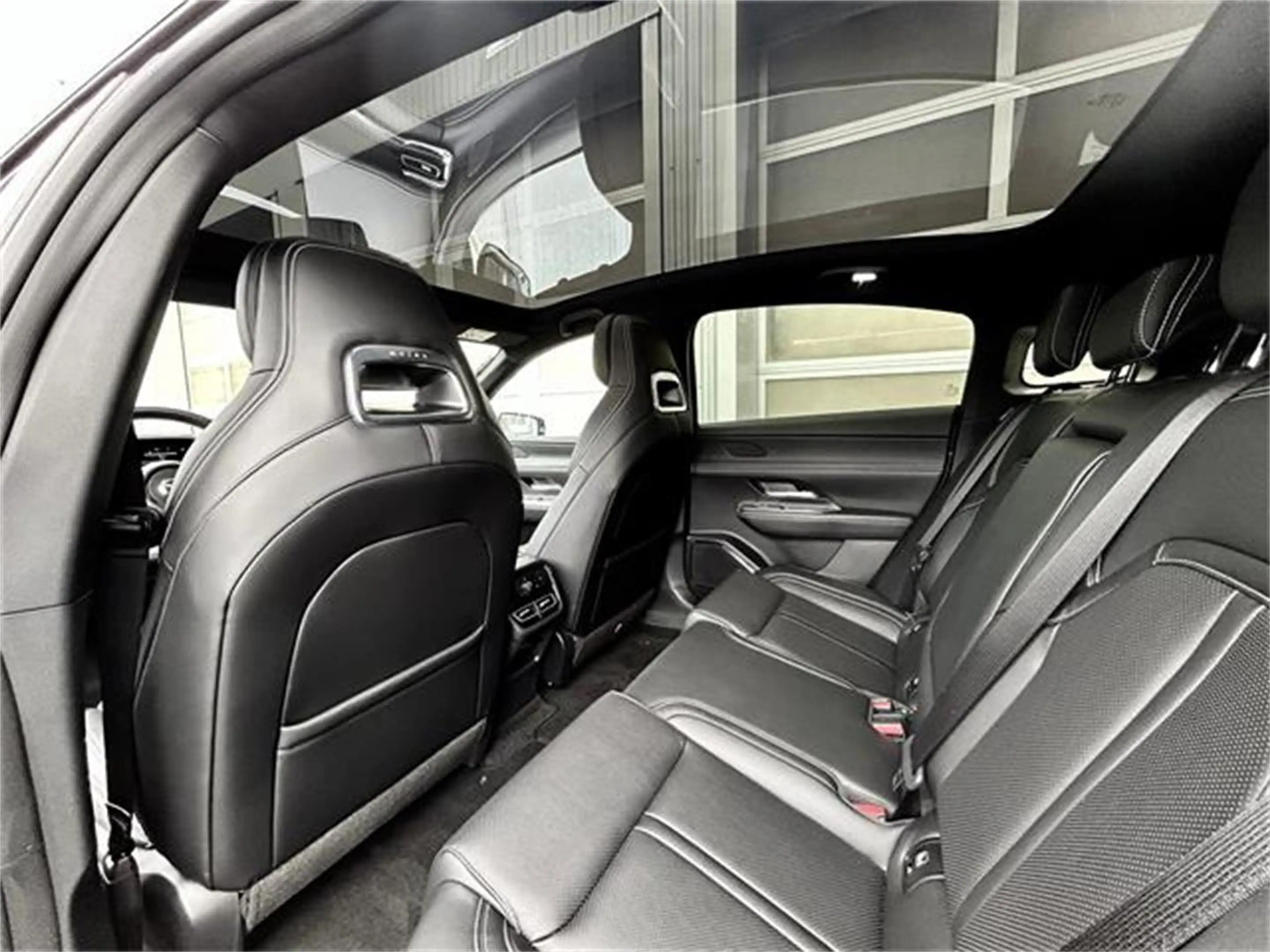 Mazda 6e 68,8kWh SR Takumi mit schwarzem Innenraum / Sch — photo 7