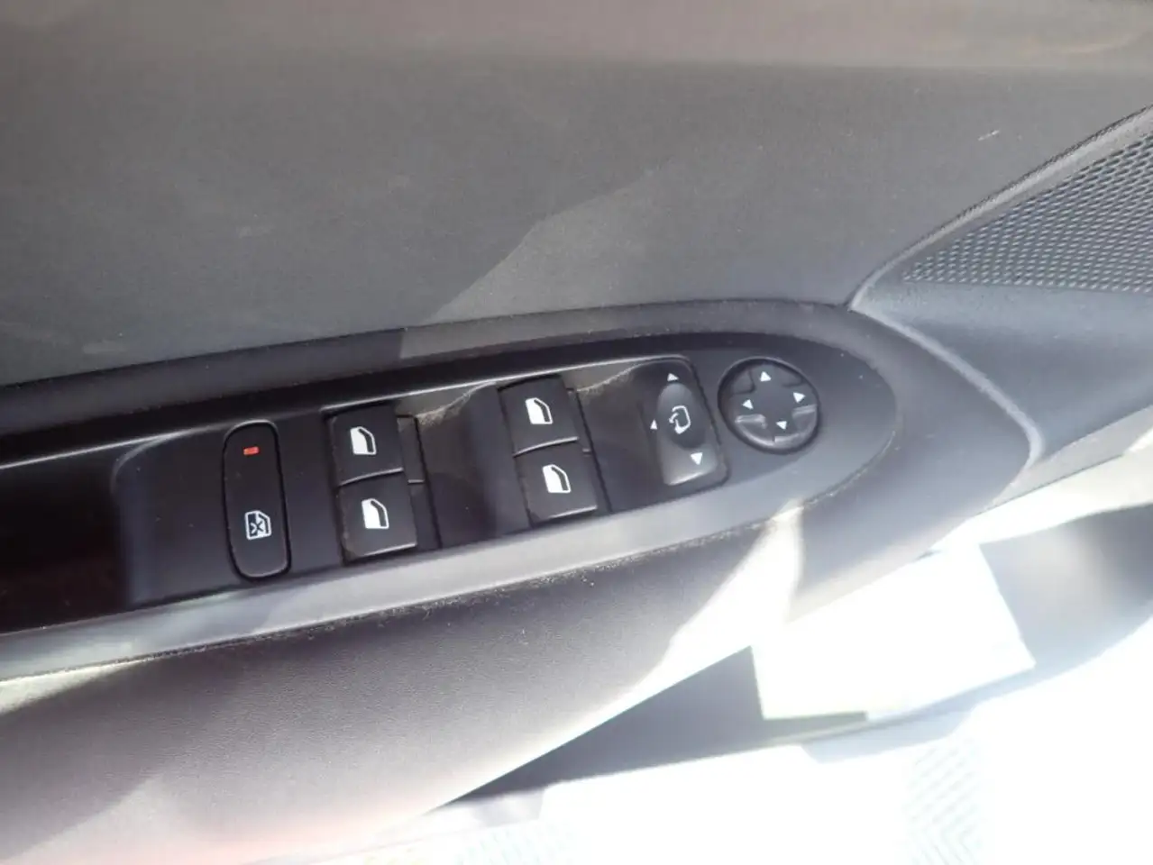 Citroen C4 Berline — photo 11