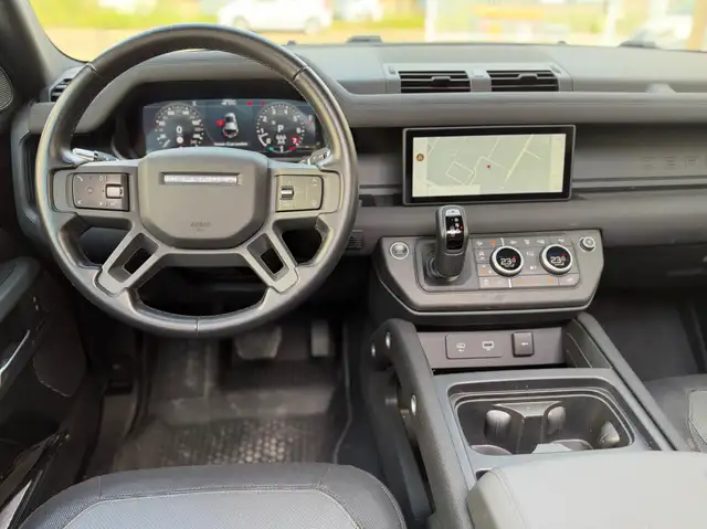 Land Rover Defender view 12