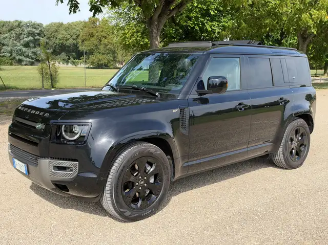 Land Rover Defender view 3
