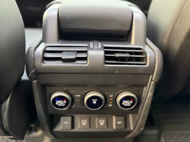 Land Rover Defender view 15