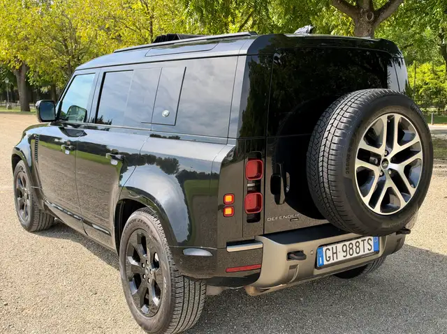 Land Rover Defender view 7