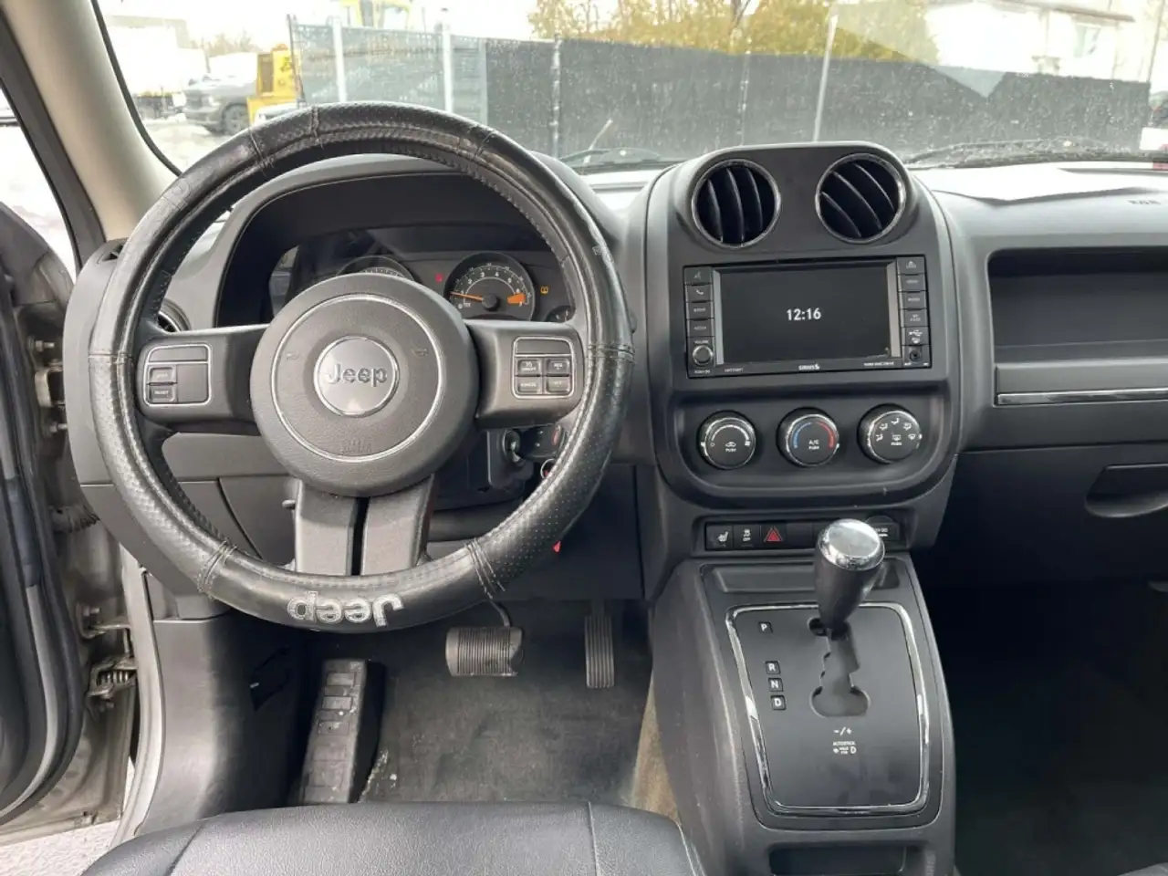 Jeep Patriot снимка Jeep Patriot