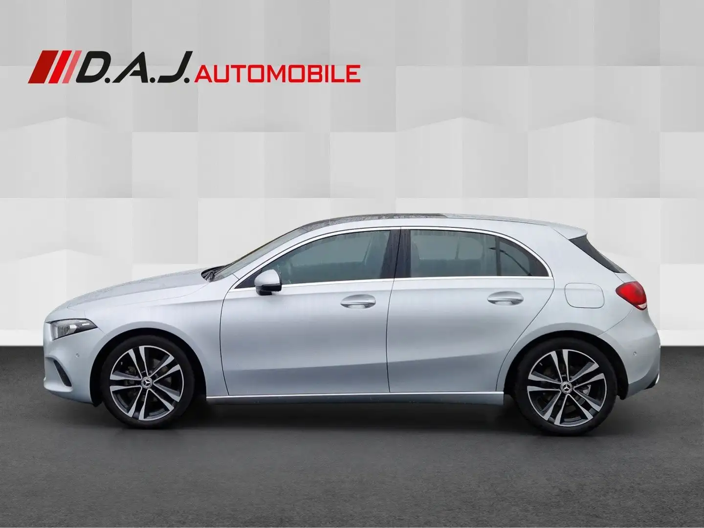 Mercedes-Benz A 180 7G-DCT Edition 19 / Pano R.Kam LED NAV SHZ Argent - 2