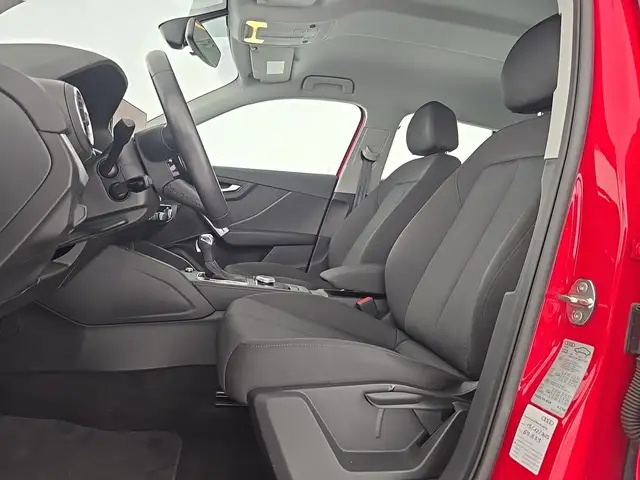 Audi Q2 view 9