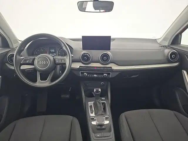 Audi Q2 view 11