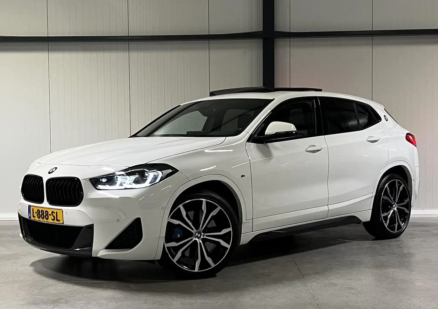 BMW X2 sDrive20i M-sport 178PK Pano Trekhaak Sfeer Head-u Blanc - 1