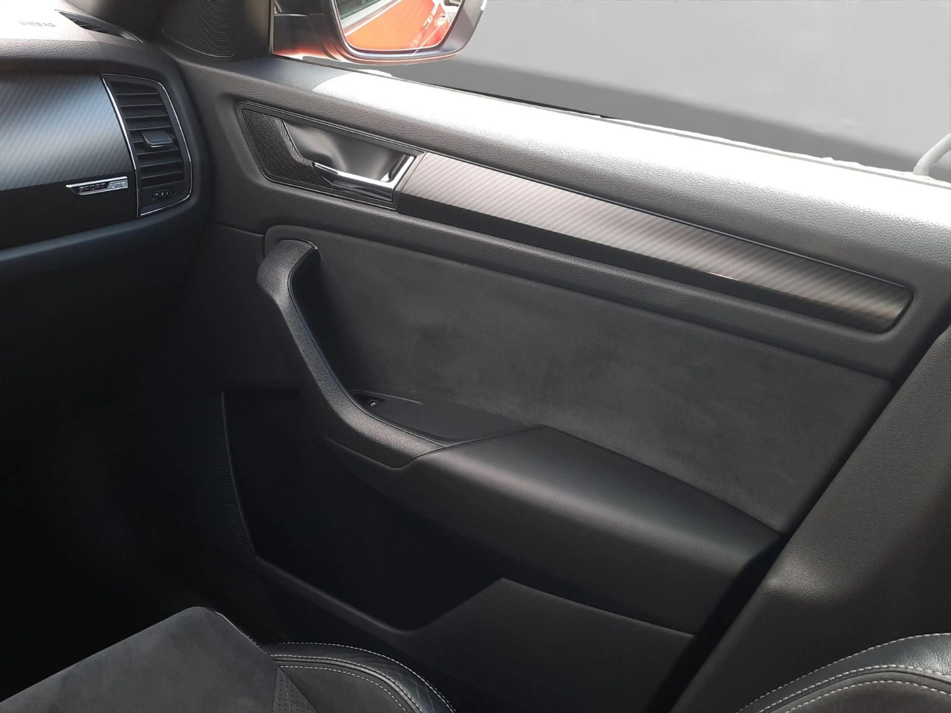 Skoda Kodiaq Sportline 4x4 DSG/AHK/ACC/LED/WR — photo 17