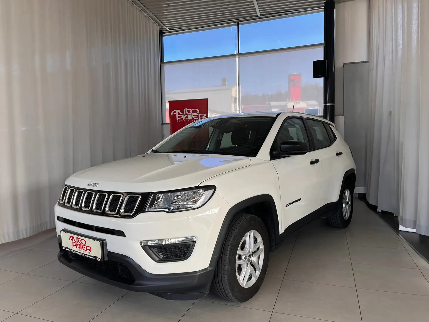 Jeep Compass 1,4 MultiAir Sport FWD 6MT 140 Weiß - 1