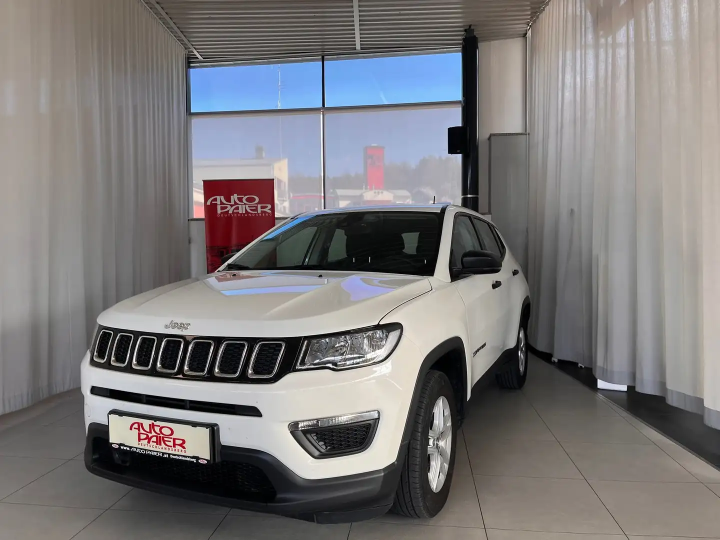 Jeep Compass 1,4 MultiAir Sport FWD 6MT 140 Weiß - 2