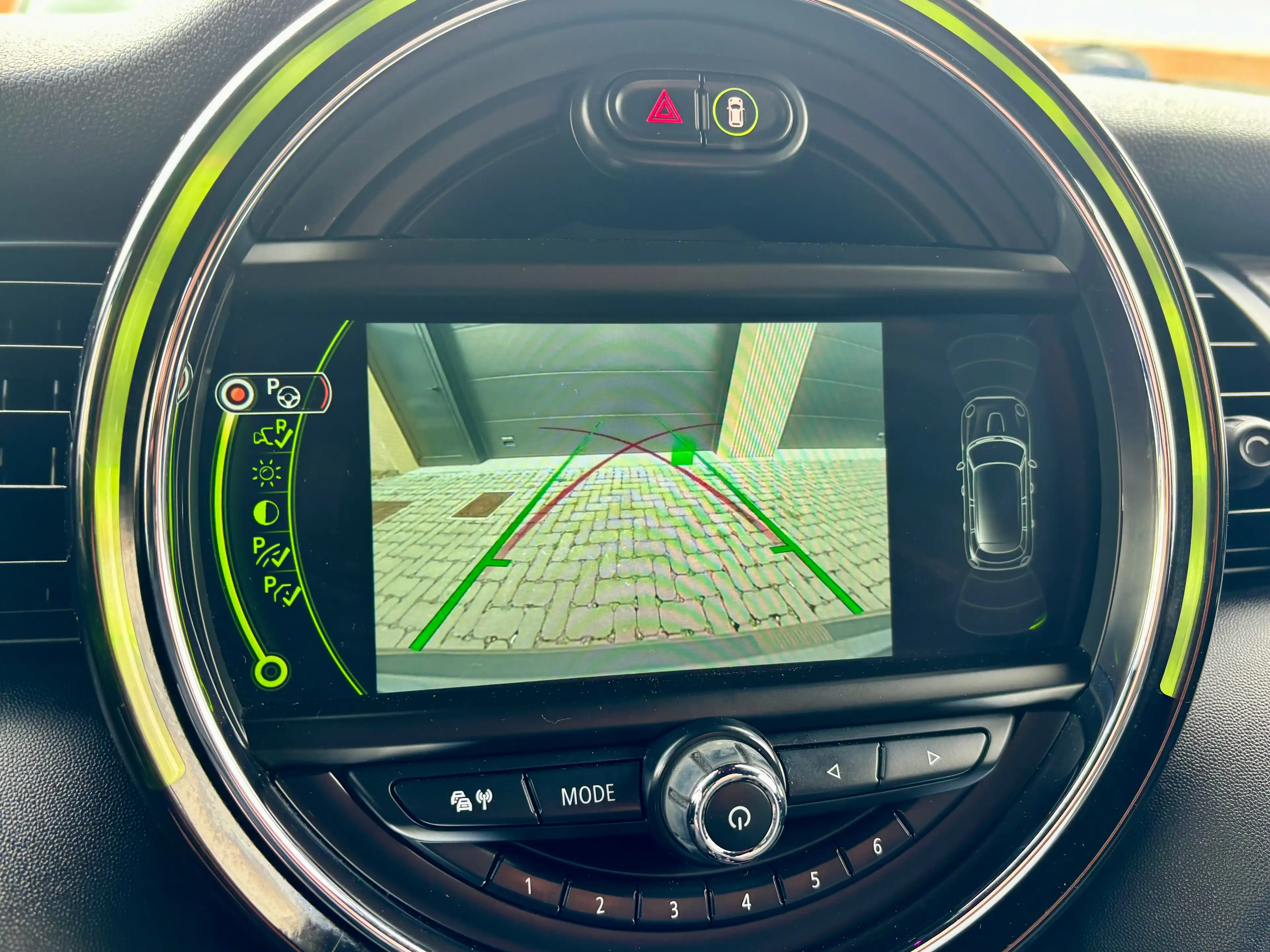MINI Cooper D Mini 1.5 D Cooper Cuir GPS Led Caméra Ja17 keyless — photo 10