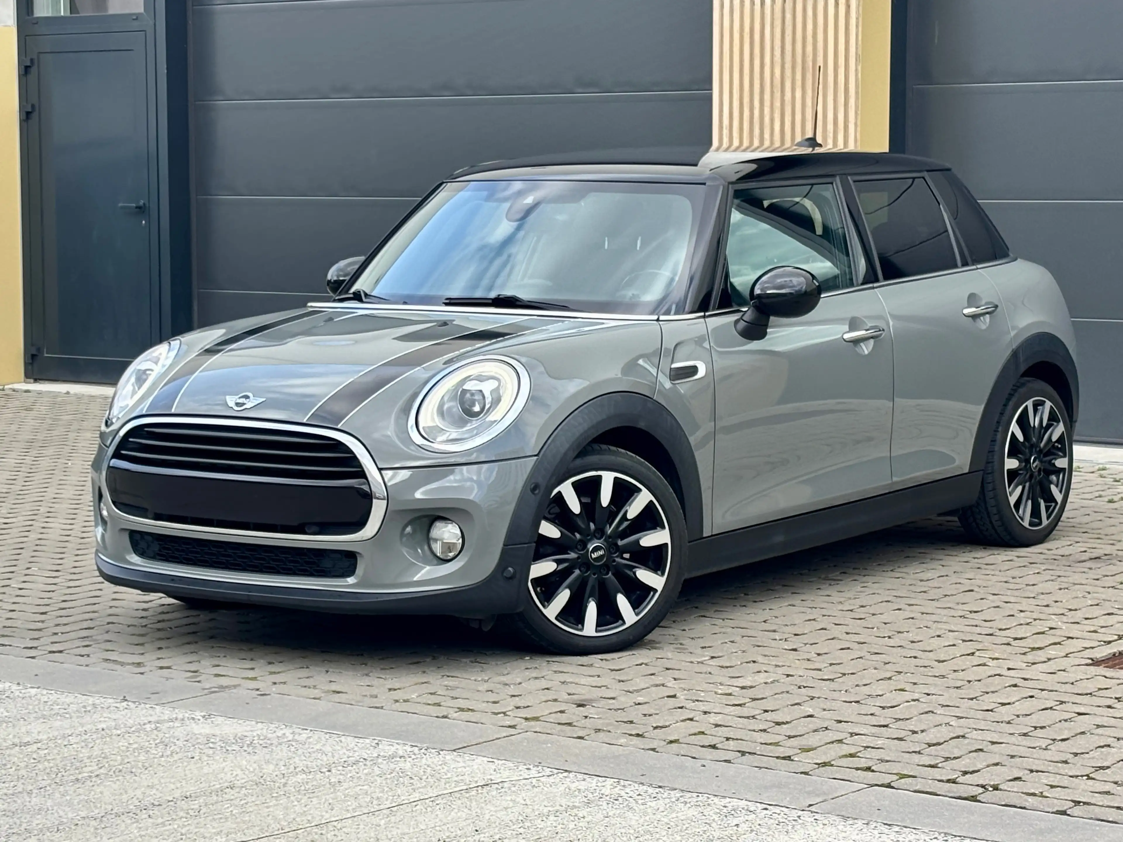 MINI Cooper D Mini 1.5 D Cooper Cuir GPS Led Caméra Ja17 keyless