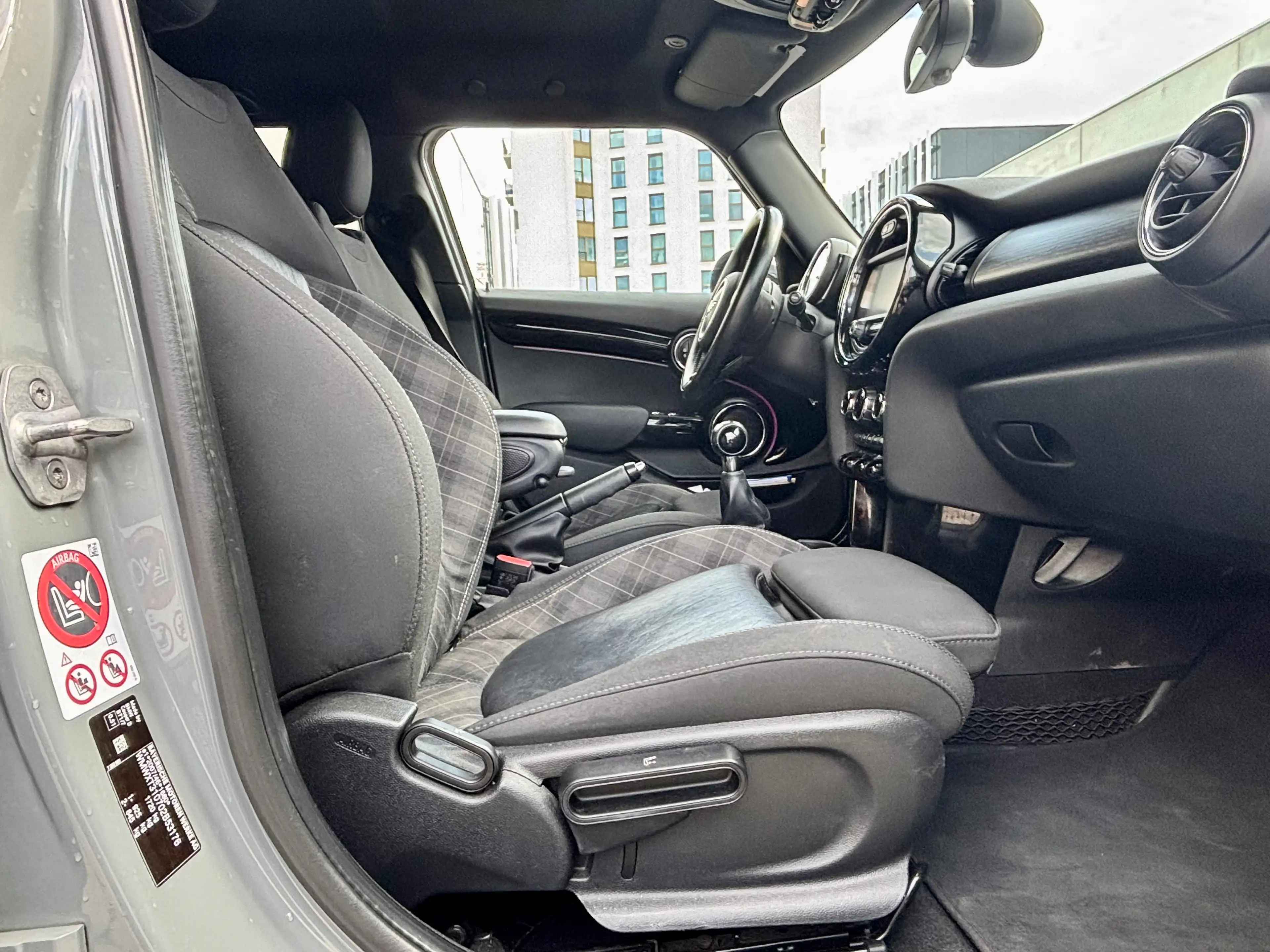MINI Cooper D Mini 1.5 D Cooper Cuir GPS Led Caméra Ja17 keyless — photo 6