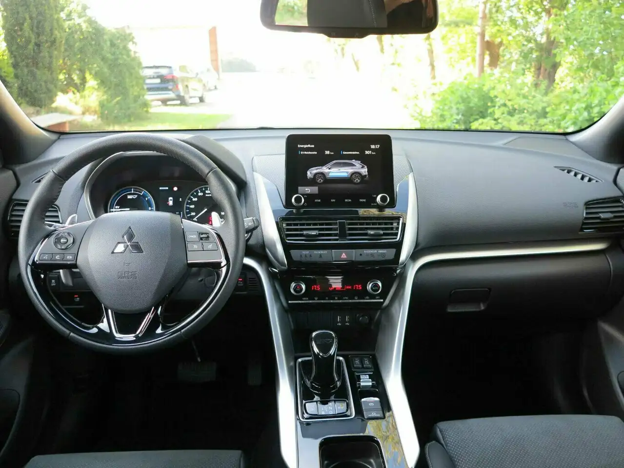 Mitsubishi Eclipse Cross 2024 — фото 11