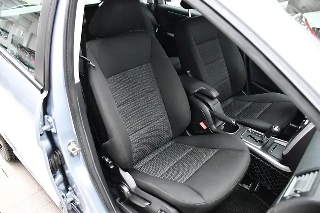 Mercedes-Benz B Class view 12