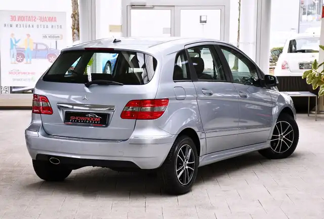 Mercedes-Benz B Class view 2