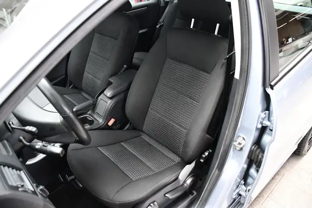 Mercedes-Benz B Class view 11