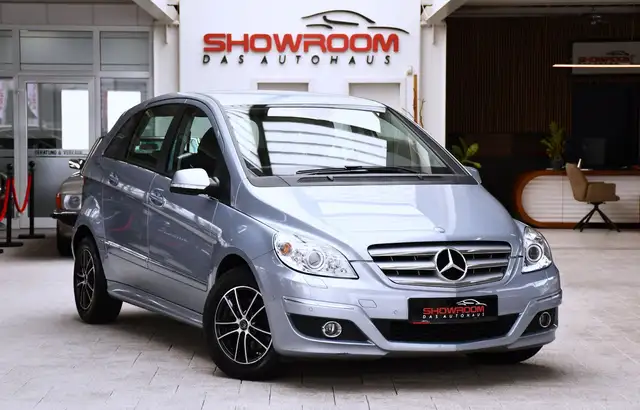 Mercedes-Benz B Class view 3