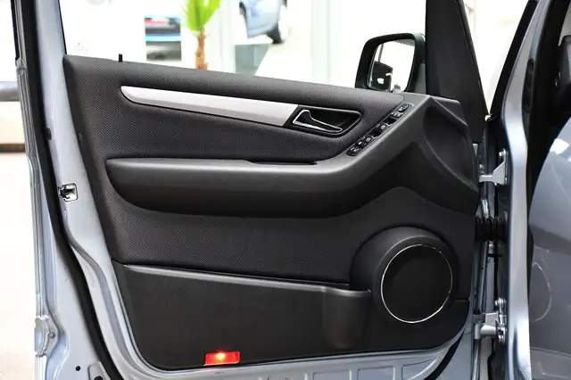 Mercedes-Benz B Class view 7