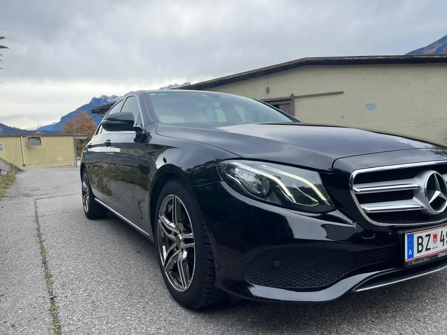 Mercedes-Benz E 200 d Avantgarde Aut. Schwarz - 1