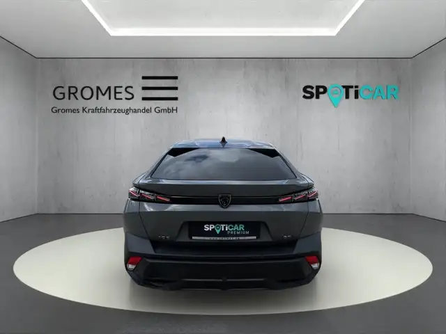 Peugeot 408 view 4