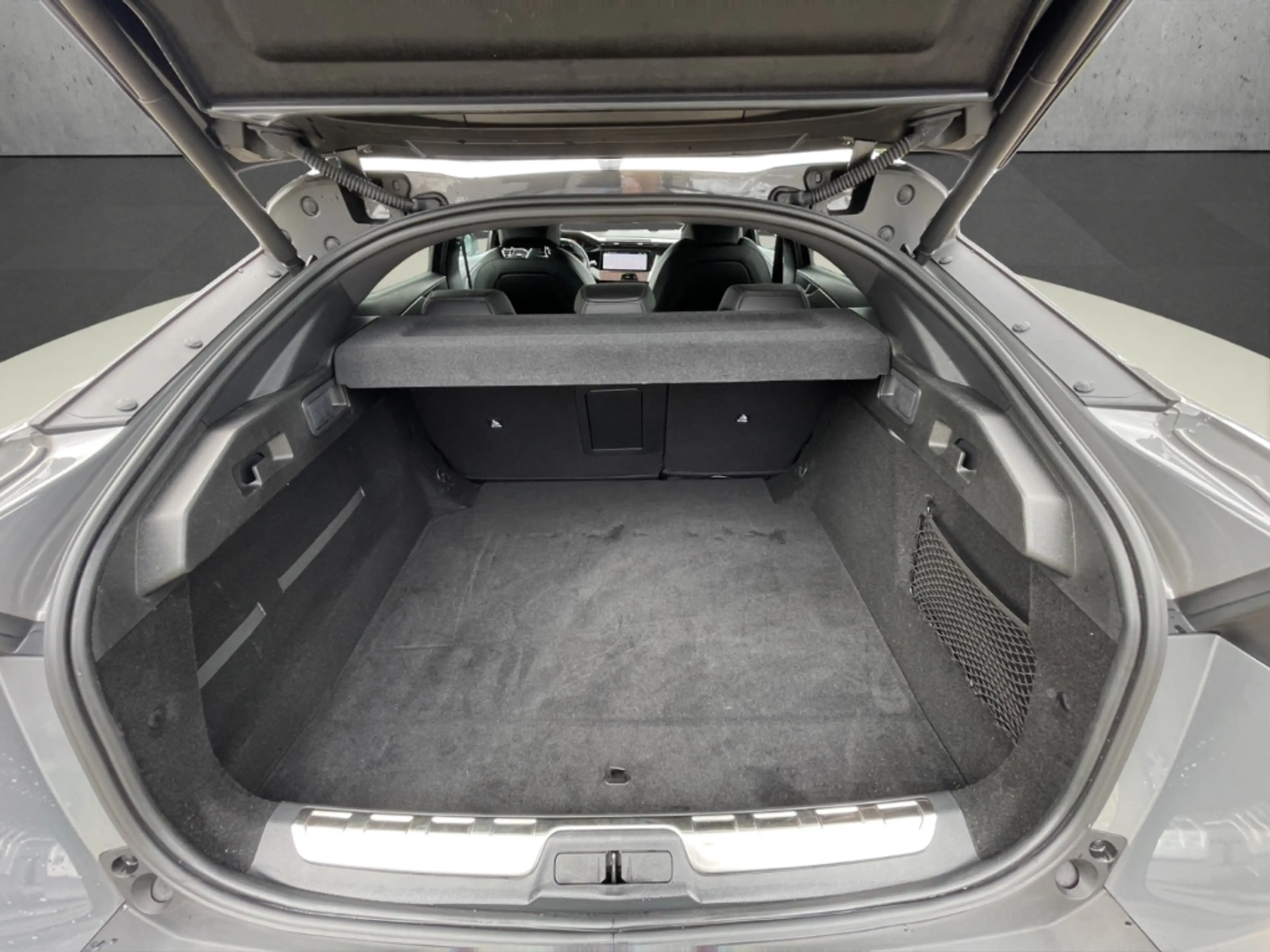 Peugeot 408 GT PT 130 EAT8 Navi ACC LED Blendfreies Fernl. Kur — photo 7