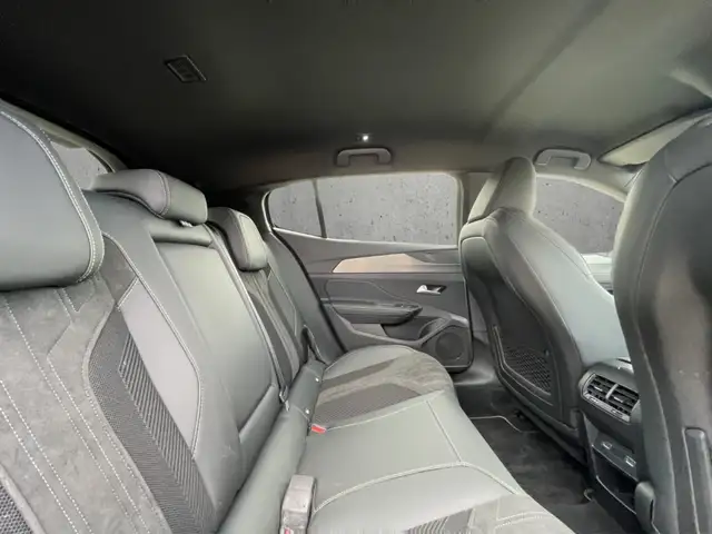 Peugeot 408 view 14