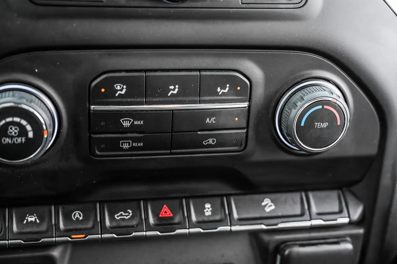 Chevrolet Silverado 1500 снимка Chevrolet Silverado 1500