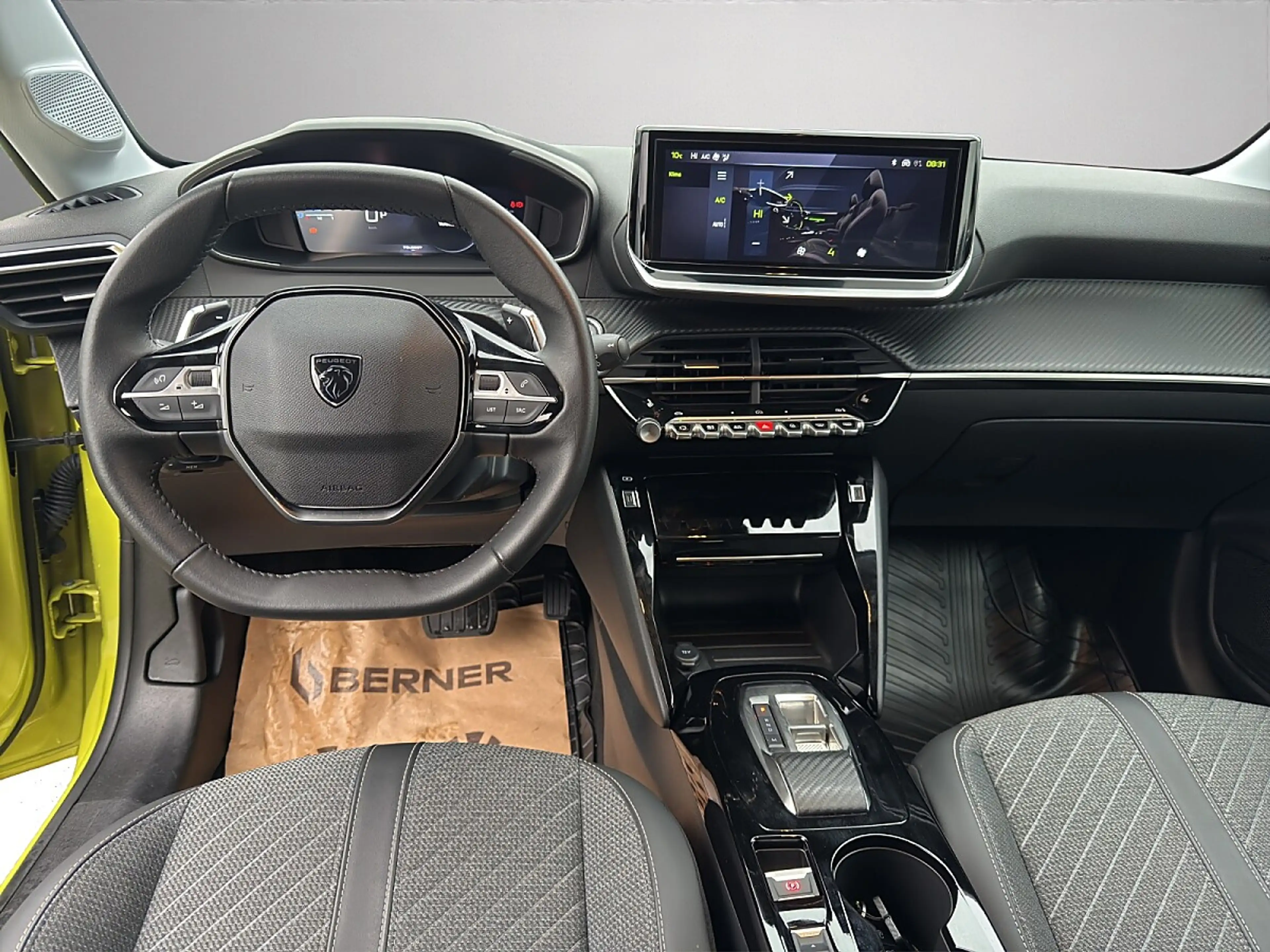 Peugeot 208 Hybrid 100 e-DCS6 Allure — photo 12