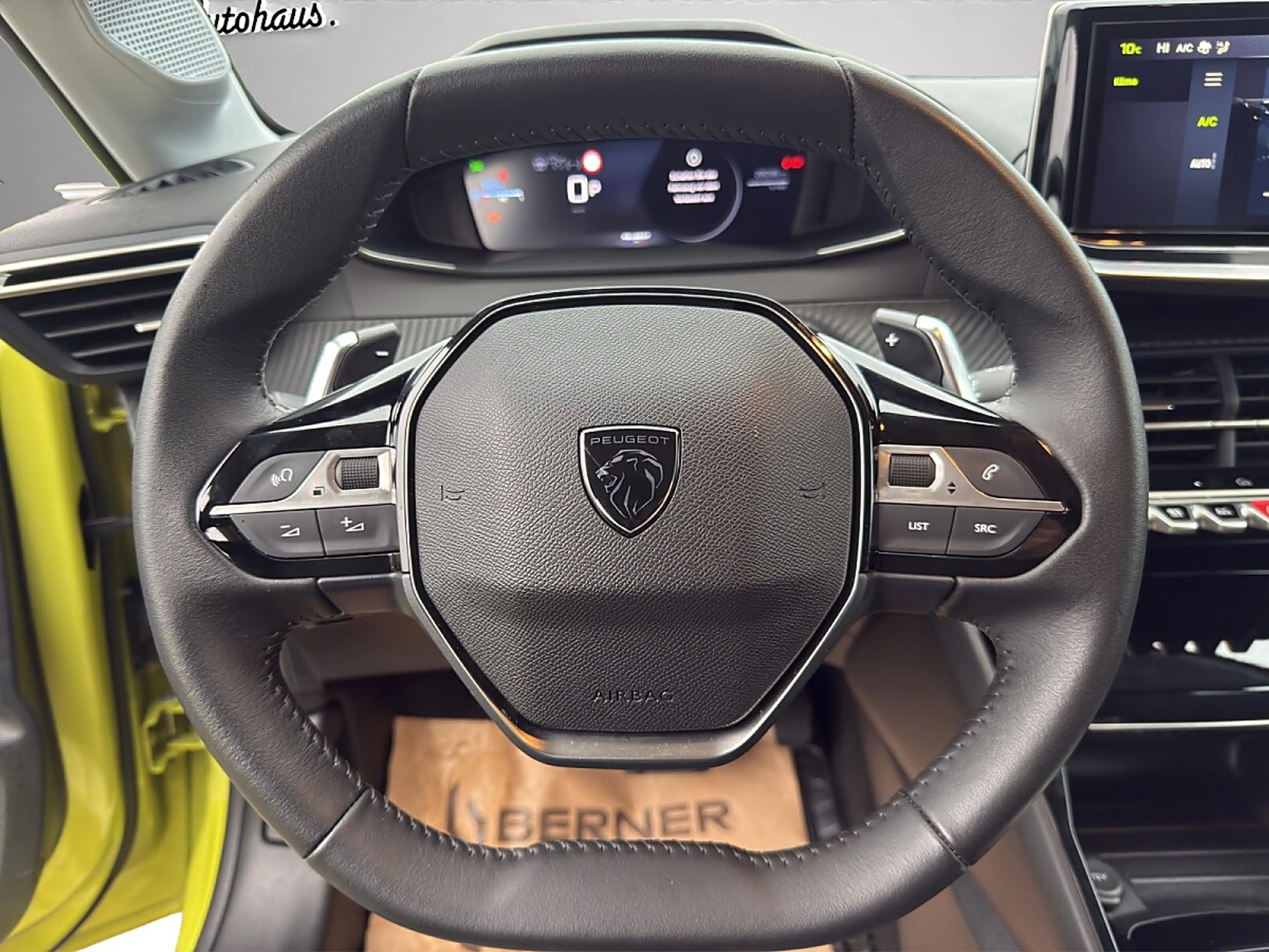 Peugeot 208 Hybrid 100 e-DCS6 Allure — photo 10