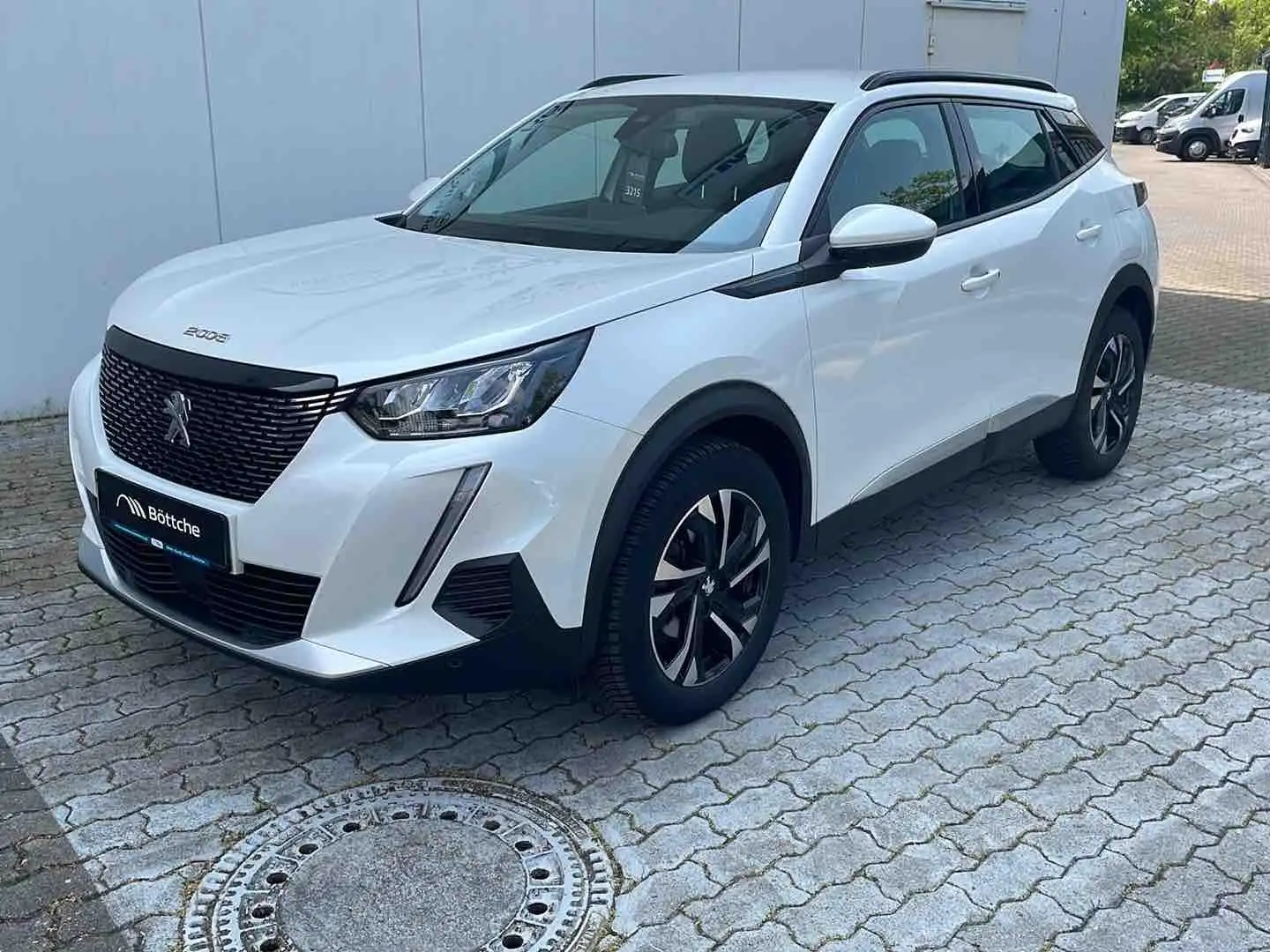 Peugeot 2008 Allure 1.2 e-THP AT/Allw/LED/Navi/Shz/Klimaauto/As Weiß - 2