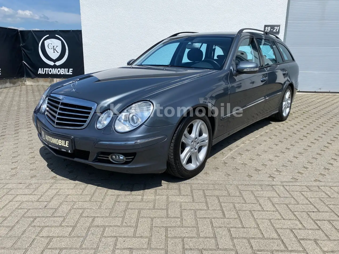 Mercedes-Benz E 200 T Kompressor Avantgarde/7 Sitze/Navi/Xenon Grau - 1