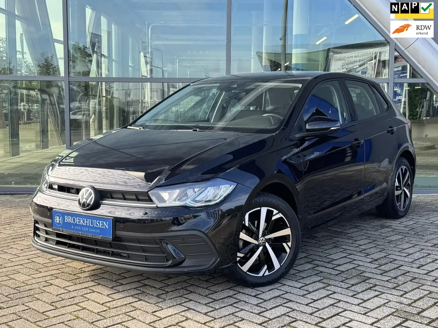 Volkswagen Polo 1.0 TSI Life Edition Highline Automaat / Camera / Zwart - 1
