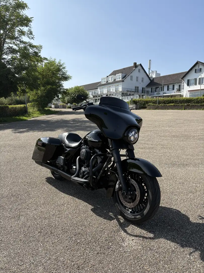 Harley-Davidson Street Glide Zwart - 1